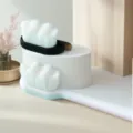 Detailansicht der superweichen Mikro-Nano-Zahnbürste mit wellenförmigem Bürstenkopf-Design. - Tubenverpackung / Weiß