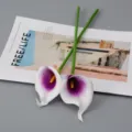 Kunststof PU mini calla lelie bloem in paarse en witte variant voor thuisdecoratie en huwelijk. - Calla lelie - Wit met paarse basis