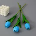 Künstliche blaue Tulpen mit grünen Stielen für Heimdekoration und Fotografie-Requisiten. - Himmelblau