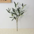 Rama de olivo artificial para decoración del hogar, hojas verdes realistas para arreglos florales. - Rama corta flocada de 3 horquillas sin fruto (47 cm)