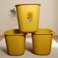 Cestino quadrato in plastica gialla con adesivo di anatra per cucina e soggiorno - 23 x 22 x 24 cm / Giallo