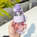 Tragbare lila Kunststoff Sport Trinkwasserflasche mit Strohhalm und Silikonhülle var - 500ml / Violett (LH-2031)