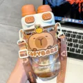 Lindo termo de agua de doble bebida de silicona capybara de dibujos animados con correa para niños. - 720ml / Café (Estilo Capibara)