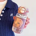 Süße Cartoon Glas Trinkflasche mit Ledertasche und Skala für tragbare Schüler. - Einzelstück / Kaffeebraun (QY-1011)