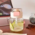 Mini Glas Wasserbecher mit Strohhalm und rosa Deckel, tragbare Trinkbecher Variante. - 340ml / Rosa Weiß