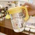 Suesse Cartoon Kunststoff Trinkflasche fuer Schueler mit Strohhalm und gelbem Griff, gross. - 800ML / Gelb