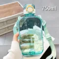 Quadratische Kunststoff Trinkflasche 750ml mit Trageriemen und Zeitmarkierung Design - YB-0791 Grün