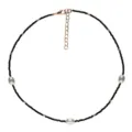 Collana girocollo con perline nere e dettagli dorati con catenella di estensione da donna - Stile Tre Perle Accessorio Dorato Perline di Semenza Nere / Stile N2428-Y07 Nero / Nero