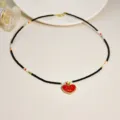 Collana di perline nere con accenti colorati e ciondolo a cuore rosso per donne e ragazze - Stile Cuore Rosso Nero (N2562)