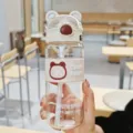 Süßer Bär Strohhalm Wasserflasche Kunststoff tragbare Tasse für Kinder Sport Schule - 650ml / Weiß