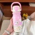 Rosa Thermosflasche mit süßem Hundemotiv, 316 Edelstahl, Strohhalmdeckel und praktischem Griff. - 500ml / Rosa (KH-1017)
