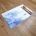 PVC placemat Chinese inktstijl variant, hittebestendige eettafelmat met houten lepel. - 45x30cm / Herfstganzen 1