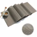 Moderne minimalistische PVC tafelloper met metallische zilveren strepen voor eettafel. - 180x30cm / Metaalzilver Verticaal Patroon