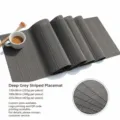 Moderno runner da tavola in PVC grigio scuro a righe verticali per decorazione casa. - Grigio Scuro Motivo Verticale