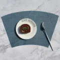 Tovaglietta PVC a ventaglio blu, tappetino da tavola intrecciato resistente al calore per casa - 43*29 cm / Seta lucida blu 2*2