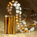 Collana con ciondolo occhio di tigre in pietra naturale fatto a mano, maglione invernal. - N2868 Occhio di Tigre Ciondolo Quadrato Stile