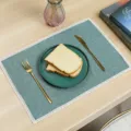 Imitation Jute Tischset Variante, blaue Stoff Tischmatte mit weißer Spitze für Dekoration. - Leinenoptik Frühlingsblau