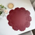 Leren placemat met monstera blad patroon waterdicht warmte-isolerend tafelmatje voor de eettafel. - 38x38cm / Monstera-bladeren, rood