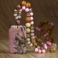 Collana lunga annodata a mano boho con ciondolo quadrato a motivi rosa e neri da donna - N2855 Rodonite Ciondolo Quadrato Stile