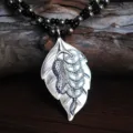 Lange Vintage Silber Kette mit Blatt Erdnuss Münzen Anhänger ethnischer Pullover Halsschmuck. - Geldblatt Design (N2265)