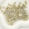 Goldene quadratische Buchstaben K Acryl Perlen für DIY handgemachte Armbänder und Ketten - 6x6mm (50 Stück/Packung) / Gold-K