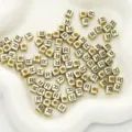 Goldene quadratische Acryl-Buchstaben-R-Perlen für DIY handgemachte Armbänder Schmuck. - 6x6mm (50 Stück/Packung) / Gold-R
