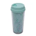 Vista detallada del vaso de café de plástico de doble pared de 16oz con purpurina. - Verde claro