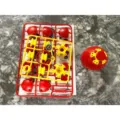 Set di giocattoli a sfera di decompressione rosso e giallo con parti non assemblate e manuale. - Tavola di Autoassemblaggio DIY / Rosso