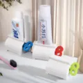 Japanese style toothpaste squeezer rolling holder for bathroom use easy clip dispenser tool - Green