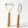 Pelador de frutas con grano de madera cocina papa verdura hoja de acero inoxidable 2pz - Peladores con mango de madera blanco crema, horizontal y vertical - juego de 2 piezas