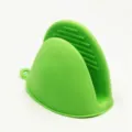 Green silicone pinch mitt heat resistant pot holder kitchen anti-scald clip kitchenware - Gloves / Green