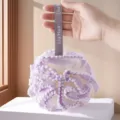 Tweekleurige mesh badspons met handige ophangband, grote paarse en witte douche loofah. - Paars Met Imitatieparels