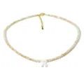 Elegante collana girocollo di perline con ciondolo lettera R in madreperla da donna. - Stile R