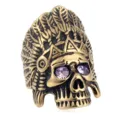 Retro Edelstahl Indianer Chef Totenkopf Ring mit auffallenden lila Edelstein Augen. - 7 / Gold (Lila Augen)