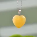 Collana con ciondolo a cuore in pietra naturale gialla da donna, elegante gioiello. - Topazio
