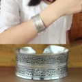 Bracciale rigido largo in argento tibetano retro boho etnico intagliato variante accessorio - Stile C Fiore Concavo