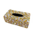 Vista detallada de la caja de pañuelos para coche con pedrería de lujo, cristales brillantes. - Amarillo Cristal