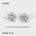 Pendientes de tuerca con flor metálica de 5 pétalos, joyería elegante y moderna. - Estilo Flor de Cinco Pétalos 3D Plateado (DFE308S)