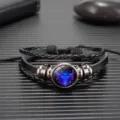 Pulsera de cuero trenzado constelación de Tauro vista detallada, regalo vintage multicapa. - Tauro