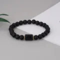 Schwarzes mattes Perlenarmband mit graviertem Stier Sternzeichen Perle und goldenen Ringen. - Stier Normaler Stil (BNS-0103) / Matte Stein