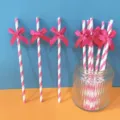 Cannucce di carta a righe rosa e bianco con fiocchi rosa per decorazione festa dolce - Cannucce con fiocchi di nastro a righe rosso rosa