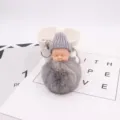 Süßes schlafendes Puppen-Bommel-Schlüsselanhänger, Plüschpuppen-Taschenanhänger Detail Ansicht. - Mittelgrau