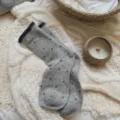 Calcetines de algodón gris con lunares para mujer, cálidos y suaves para invierno. - Talla única / Gris claro