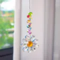 Primo piano di un acchiappasole a girasole in cristallo con perline colorate alla finestra - Stile Girasole Colore AB / Pezzo Singolo 28g/32cm