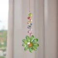 Vista dettagliata di un acchiappasole a girasole in cristallo verde con perle sfaccettate. - Stile Girasole Verde / Pezzo Singolo 28g/32cm