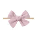 Schattige lichtroze linnen strik hoofdband met zachte huidskleurige nylon elastiek - Pale Pink (2998-17)