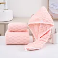 Rosa Blasen-Fleece-Badetuch-Set mit Haartrocknungskappe, schnell trocknend und saugfähig. - 35x75cm Handtuch / Hellrosa