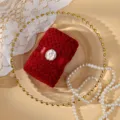 Rotes Korallenfleece Geschenktuch mit roter Schleife und Blumenknopf für Hochzeit. - Tulpen-Etikett / 30x30cm / Burgunderrot