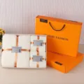 Juego de toallas de baño de vellon de coral absorbente blanco para uso diario en casa - Set de tres piezas / [Juego de 3 piezas de color sólido] [Blanco]