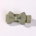 Adorable small green grosgrain ribbon bow hair clip for girls and toddlers hair - Light Green
